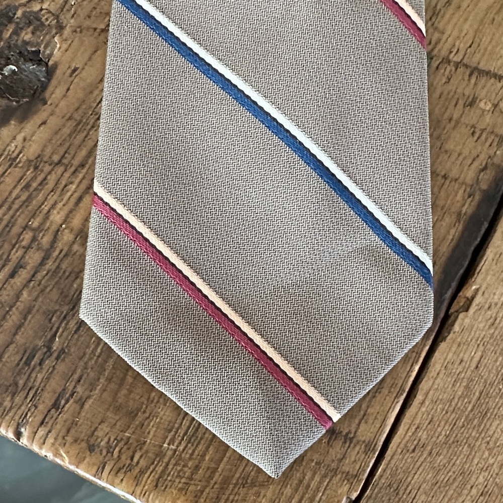 Elevate Your Basic Suit With 4 Geometric Men’s Ti… - image 5